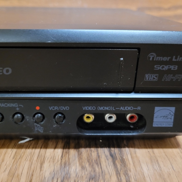 JVC HR-XVC11BJ DVD VCR Combo Unit Recorder VHS Player No Remote - Picture 5 of 9